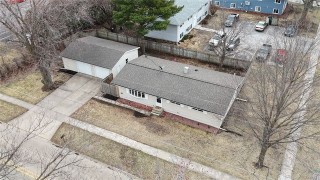 95 E Zeller Street, North Liberty, IA 52317