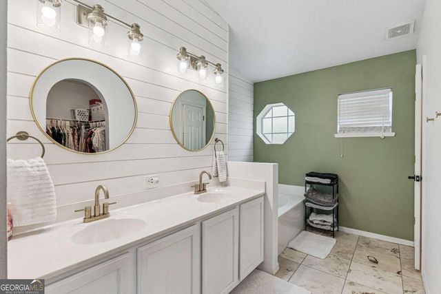 214 Pine Bluff Way, Kingsland, GA 31548