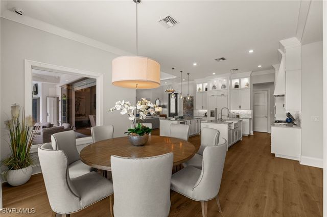 784 Anderson DR, Naples, FL 34103