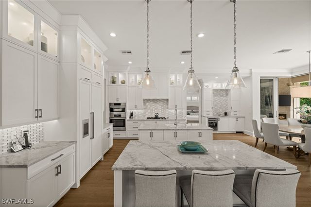 784 Anderson DR, Naples, FL 34103