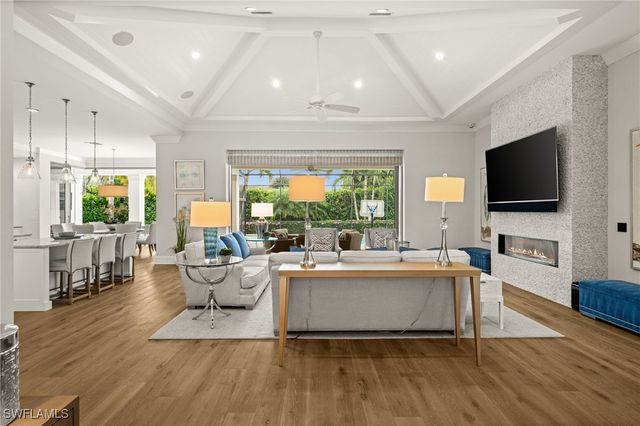 784 Anderson DR, Naples, FL 34103