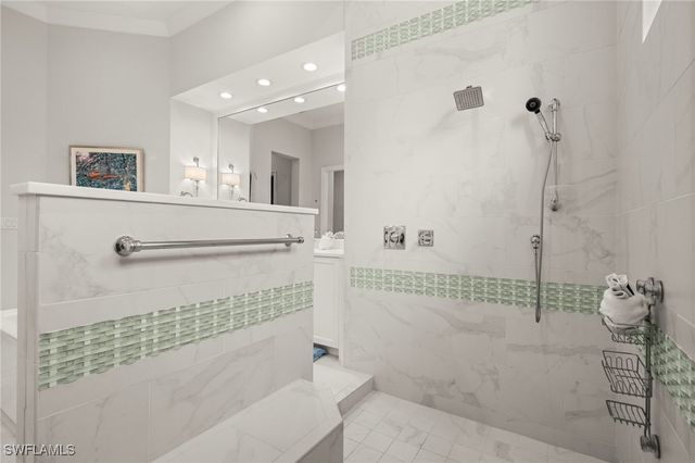 784 Anderson DR, Naples, FL 34103