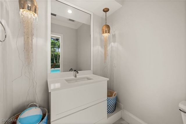 784 Anderson DR, Naples, FL 34103