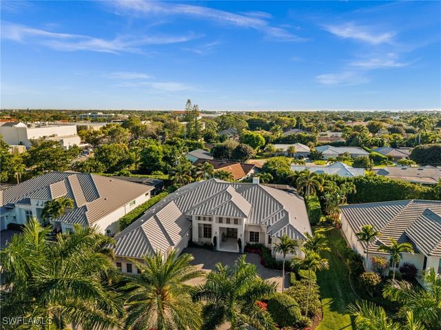 784 Anderson DR, Naples, FL 34103