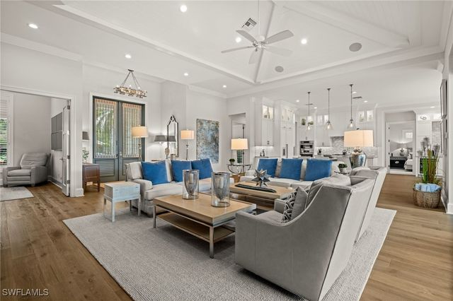 784 Anderson DR, Naples, FL 34103