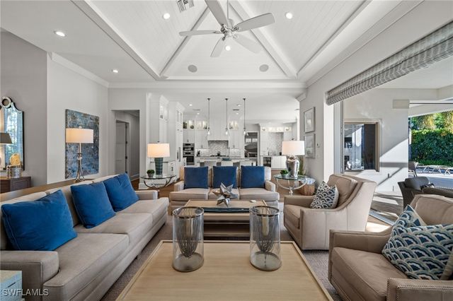 784 Anderson DR, Naples, FL 34103