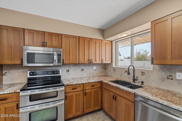 10317 W FLORIADE Drive, Sun City, AZ 85351