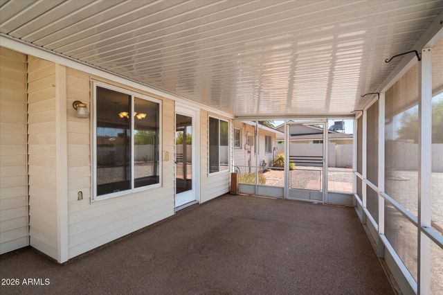 10317 W FLORIADE Drive, Sun City, AZ 85351
