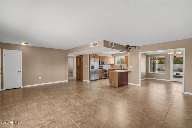 10317 W FLORIADE Drive, Sun City, AZ 85351