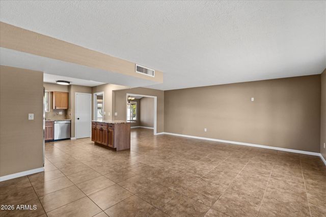 10317 W FLORIADE Drive, Sun City, AZ 85351