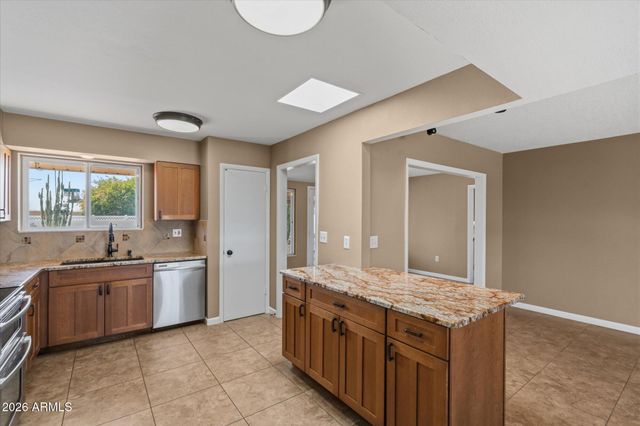 10317 W FLORIADE Drive, Sun City, AZ 85351