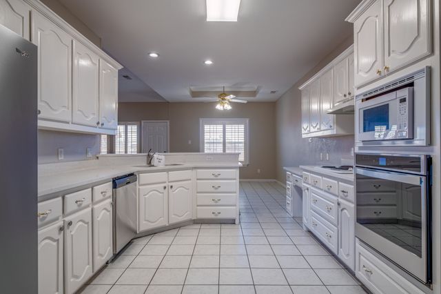 1225 Remington Park Drive, Talty, TX 75160