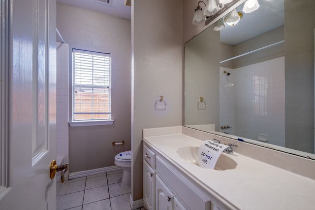 1225 Remington Park Drive, Talty, TX 75160