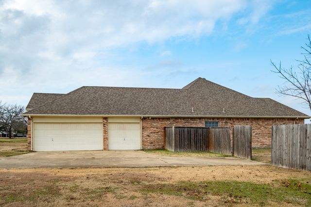 1225 Remington Park Drive, Talty, TX 75160