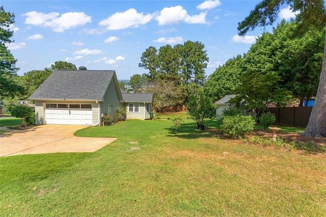 150 Acorn Drive, Mcdonough, GA 30253