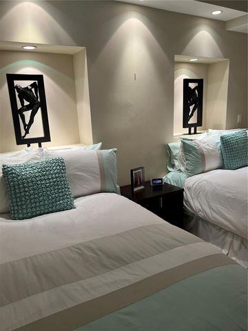 445 Grand Bay Dr 412, Key Biscayne, FL 33149