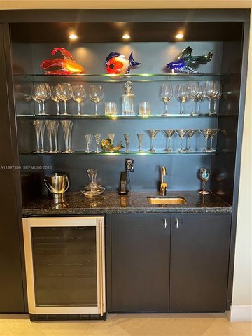 445 Grand Bay Dr 412, Key Biscayne, FL 33149