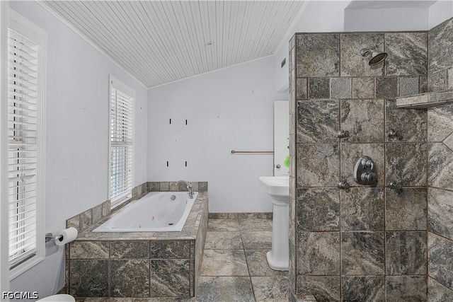10545 Habitat TRL, Bokeelia, FL 33922