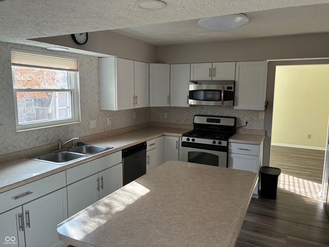 7687 Madden Lane, Fishers, IN 46038