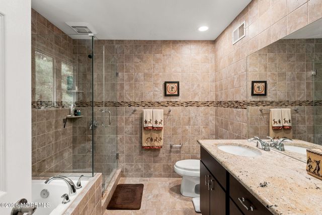 29 Enclosure Drive, Morganville, NJ 07751