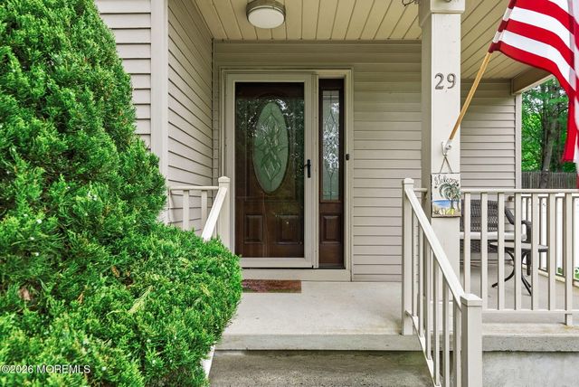 29 Enclosure Drive, Morganville, NJ 07751