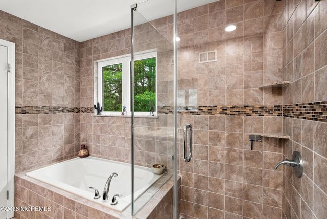 29 Enclosure Drive, Morganville, NJ 07751