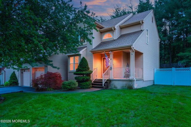 29 Enclosure Drive, Morganville, NJ 07751