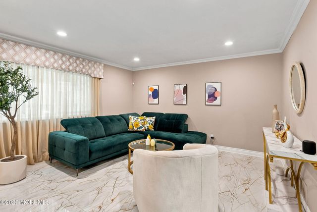 29 Enclosure Drive, Morganville, NJ 07751