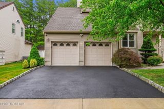 29 Enclosure Drive, Morganville, NJ 07751
