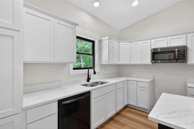 5527 E Samantha Lane, Twin Lake, MI 49457