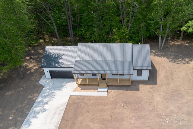 5527 E Samantha Lane, Twin Lake, MI 49457