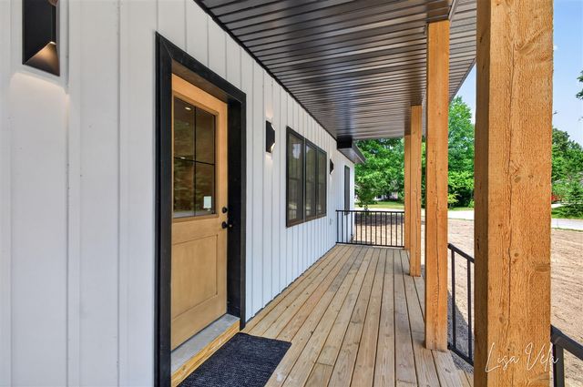 5527 E Samantha Lane, Twin Lake, MI 49457