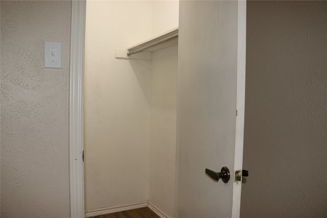 1515 Cherrycrest Street, Dallas, TX 75228