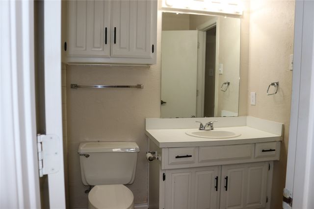 1515 Cherrycrest Street, Dallas, TX 75228