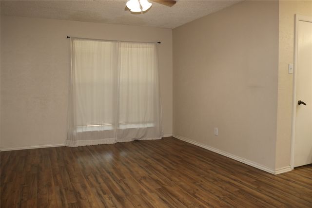 1515 Cherrycrest Street, Dallas, TX 75228