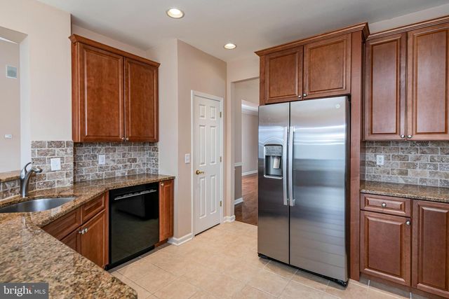 10 INDEPENDENCE CT, Somerset, NJ 08873