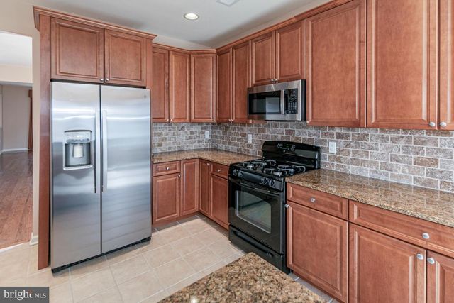 10 INDEPENDENCE CT, Somerset, NJ 08873