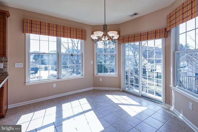 10 INDEPENDENCE CT, Somerset, NJ 08873