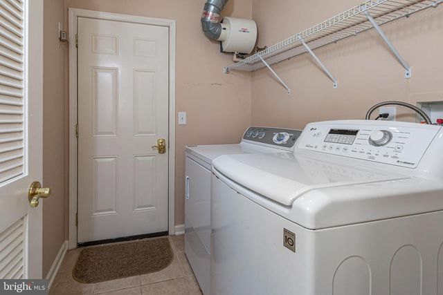 10 INDEPENDENCE CT, Somerset, NJ 08873