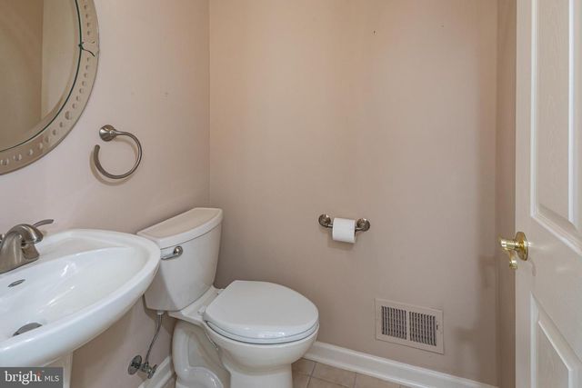 10 INDEPENDENCE CT, Somerset, NJ 08873