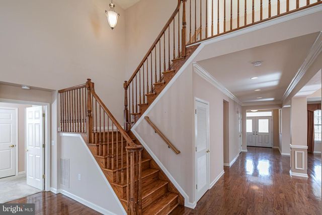 10 INDEPENDENCE CT, Somerset, NJ 08873