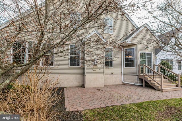 10 INDEPENDENCE CT, Somerset, NJ 08873