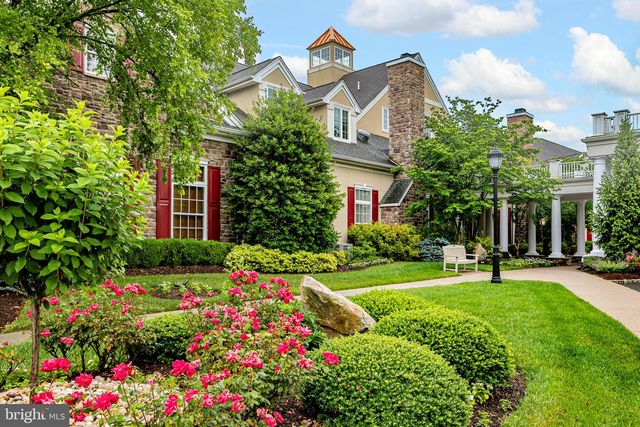 10 INDEPENDENCE CT, Somerset, NJ 08873