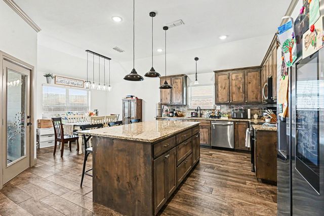 207 Bayless Avenue, Godley, TX 76044