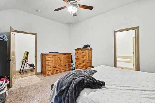 207 Bayless Avenue, Godley, TX 76044