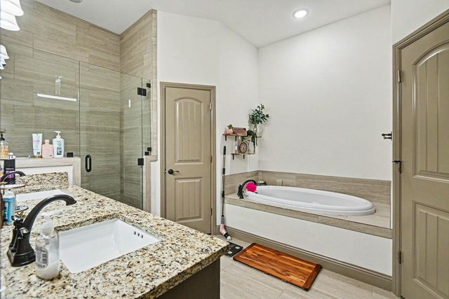207 Bayless Avenue, Godley, TX 76044