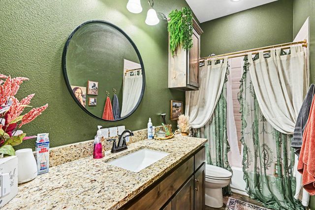 207 Bayless Avenue, Godley, TX 76044