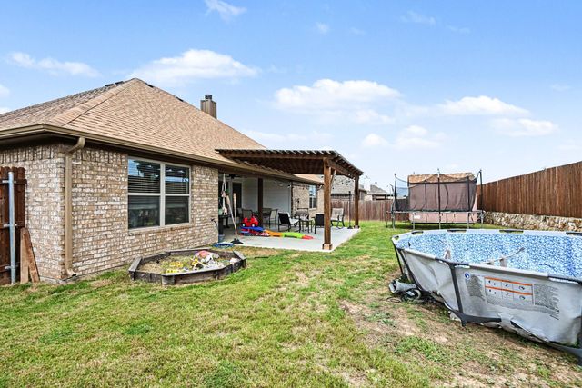 207 Bayless Avenue, Godley, TX 76044