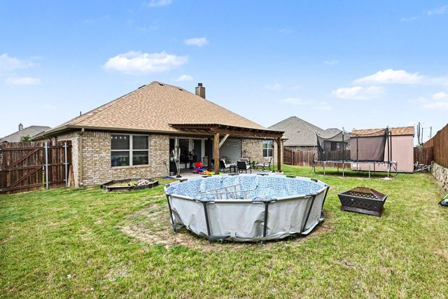 207 Bayless Avenue, Godley, TX 76044