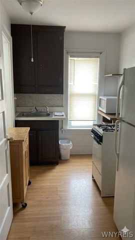 2710 Monroe Avenue, Niagara Falls, NY 14303
